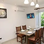 Old Town Apartament *